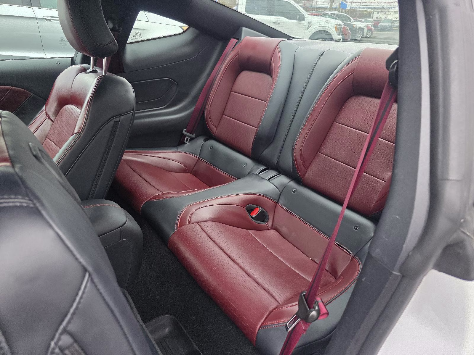 2025 Oxford White Ford Mustang EcoBoost Premium RWD Fastback