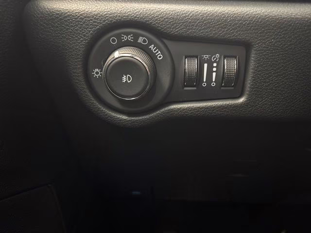 2026 Silver Mist Clearcoat Chrysler Pacifica Limited AWD Van