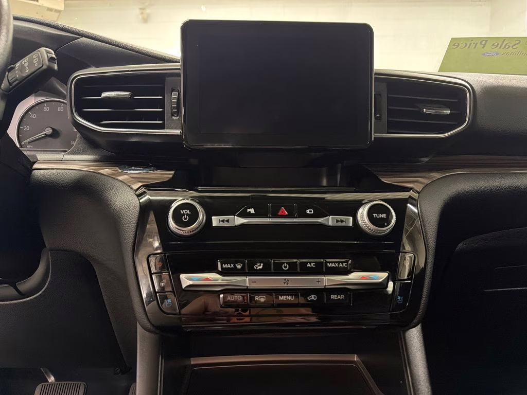 2021 Iconic Silver Metallic Ford Explorer Limited RWD SUV