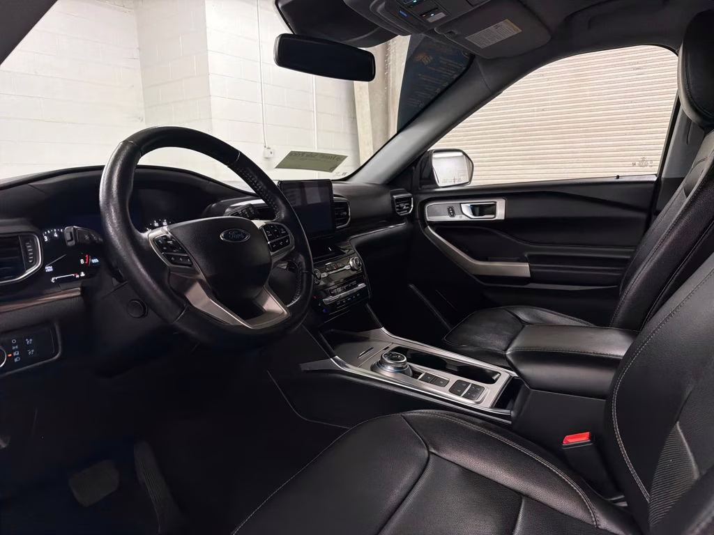 2021 Iconic Silver Metallic Ford Explorer Limited RWD SUV