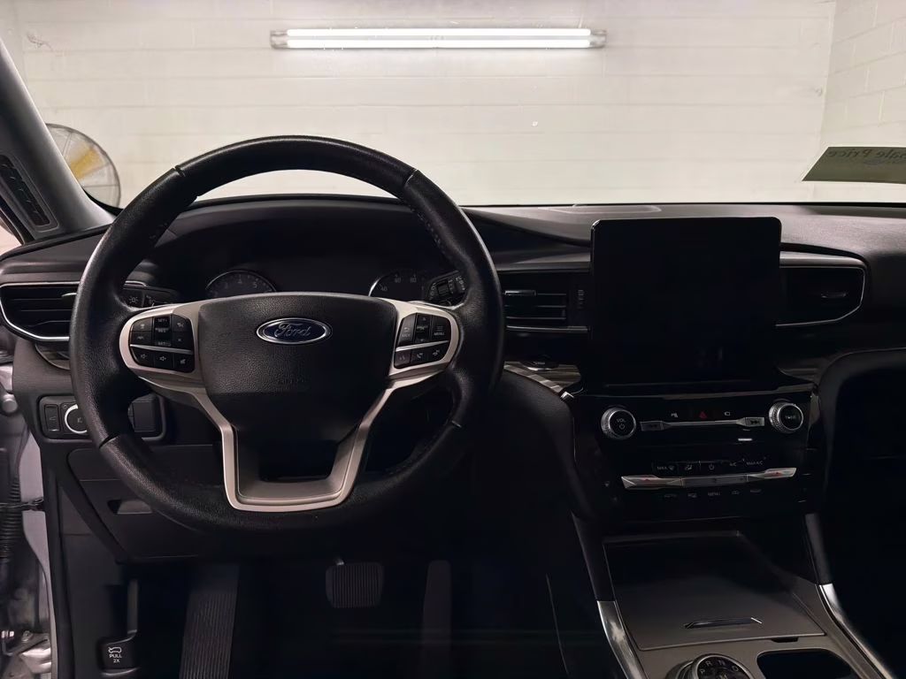 2021 Iconic Silver Metallic Ford Explorer Limited RWD SUV