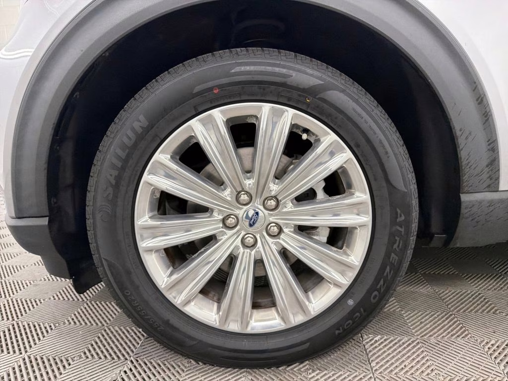 2021 Iconic Silver Metallic Ford Explorer Limited RWD SUV