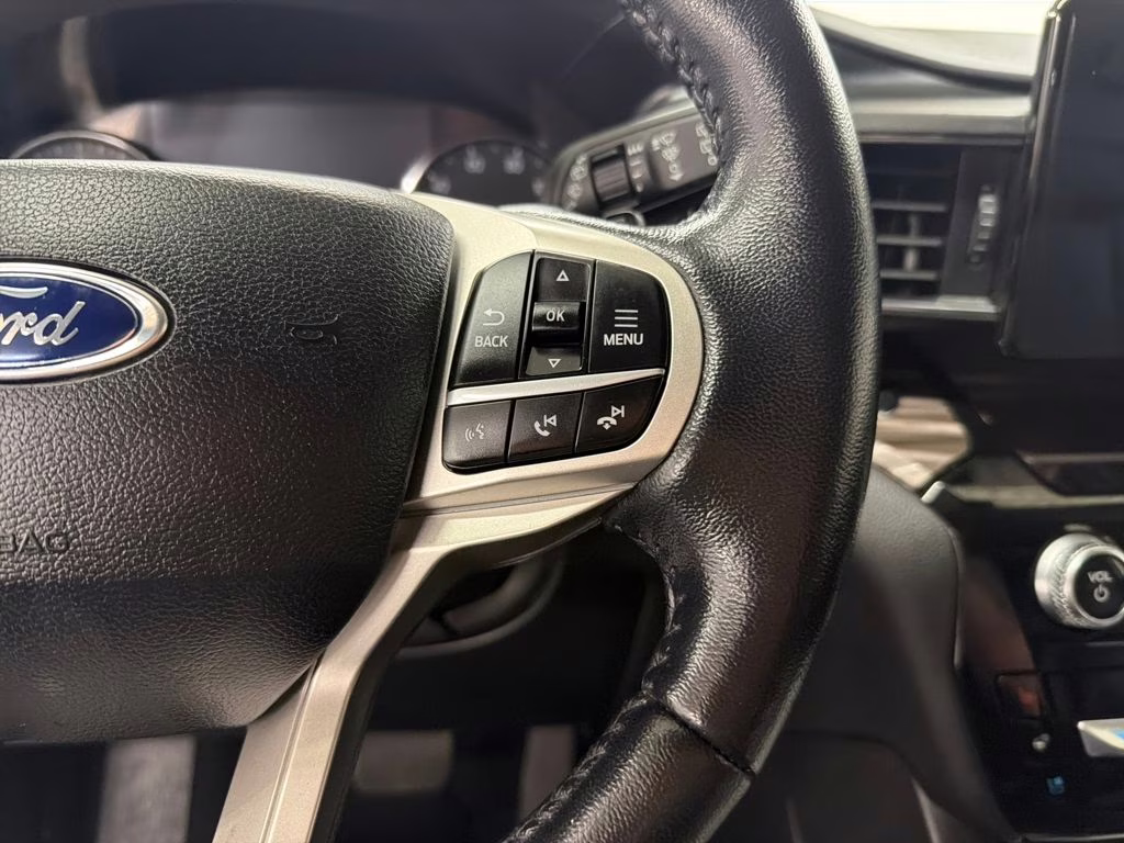 2021 Iconic Silver Metallic Ford Explorer Limited RWD SUV