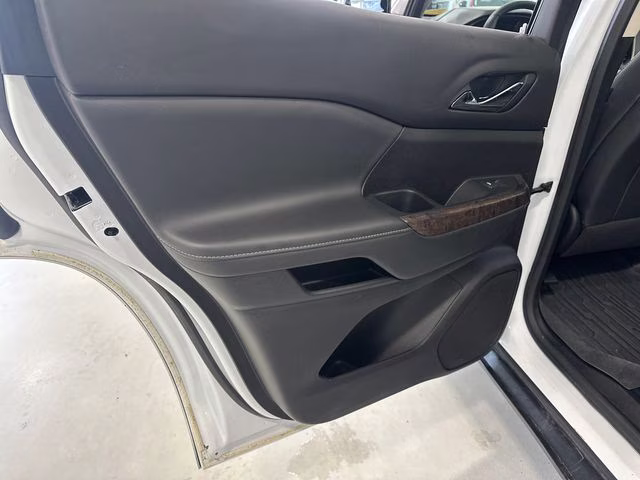 2023 Summit White GMC Acadia Denali AWD SUV