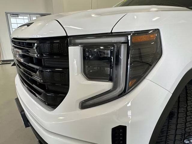 2023 Summit White GMC Sierra 1500 Elevation 4X4 Truck