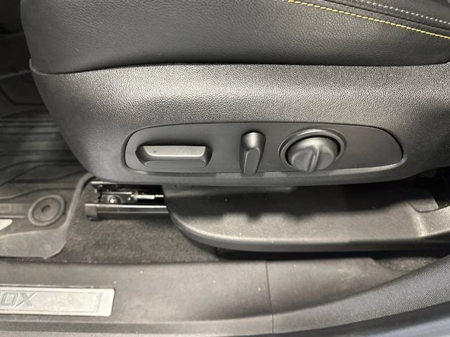 2023 Summit White Chevrolet Equinox Premier AWD SUV