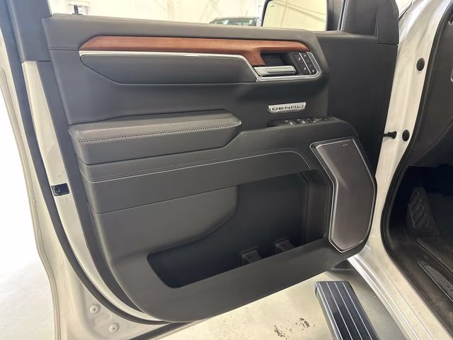 2023 White Frost Tricoat GMC Sierra 1500 Denali 4X4 Truck