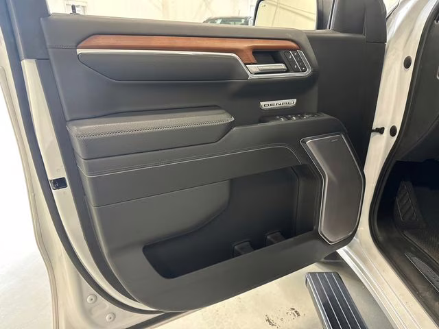 2023 White Frost Tricoat GMC Sierra 1500 Denali 4X4 Truck