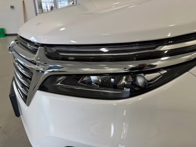 2023 Summit White Chevrolet Equinox Premier AWD SUV