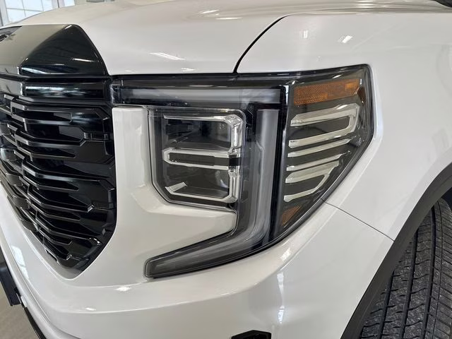 2023 White Frost Tricoat GMC Sierra 1500 Denali 4X4 Truck