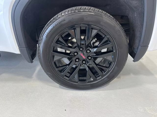 2023 White Frost Tricoat GMC Sierra 1500 Denali 4X4 Truck