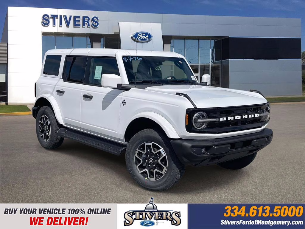 2026 White Ford Bronco Outer Banks 4X4 SUV