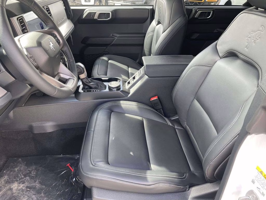 2026 White Ford Bronco Outer Banks 4X4 SUV