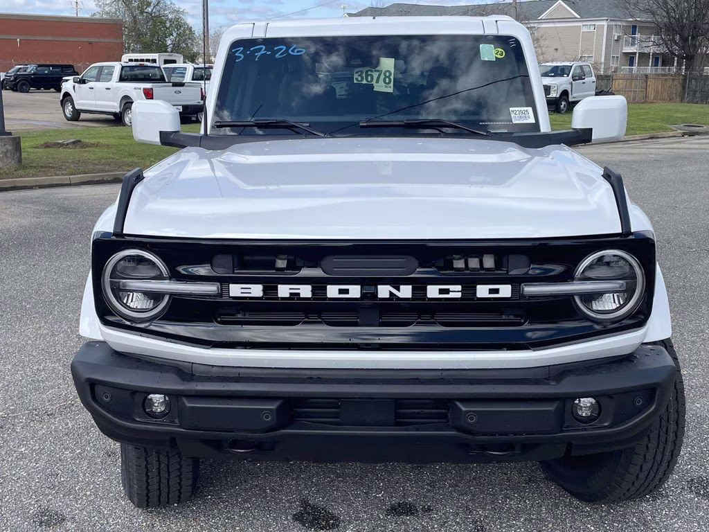 2026 White Ford Bronco Outer Banks 4X4 SUV
