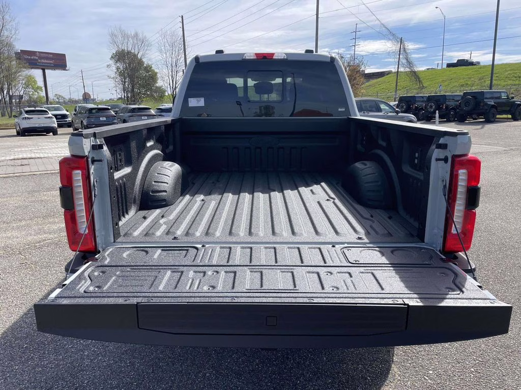 2026 Avalanche Ford Super Duty F-250 SRW XLT 4X4 Truck