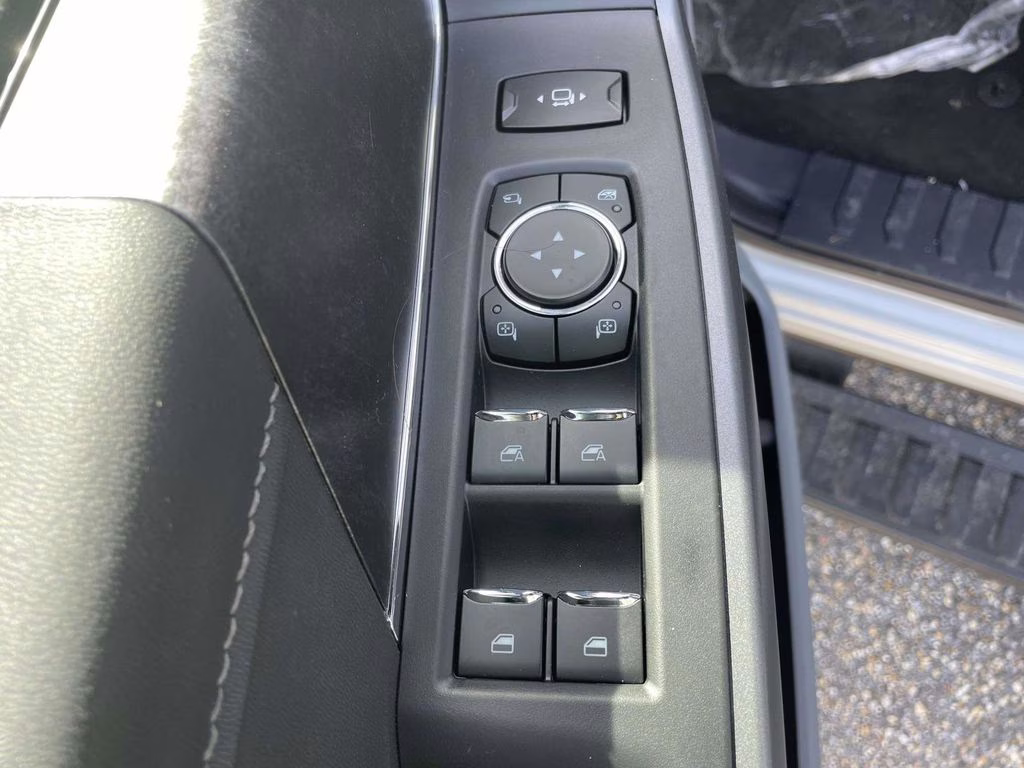 2026 Avalanche Ford Super Duty F-250 SRW XLT 4X4 Truck