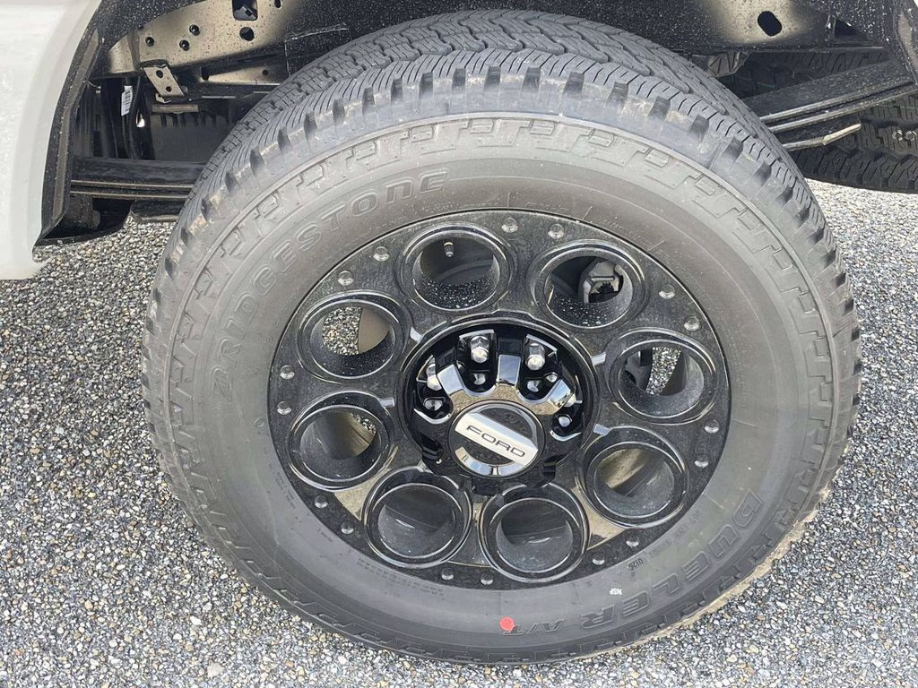 2026 Avalanche Ford Super Duty F-250 SRW XLT 4X4 Truck