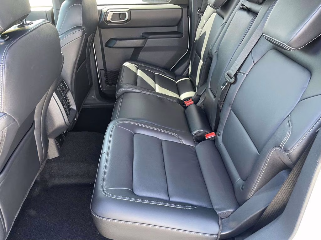 2026 Avalanche Gray Ford Bronco Outer Banks 4X4 SUV