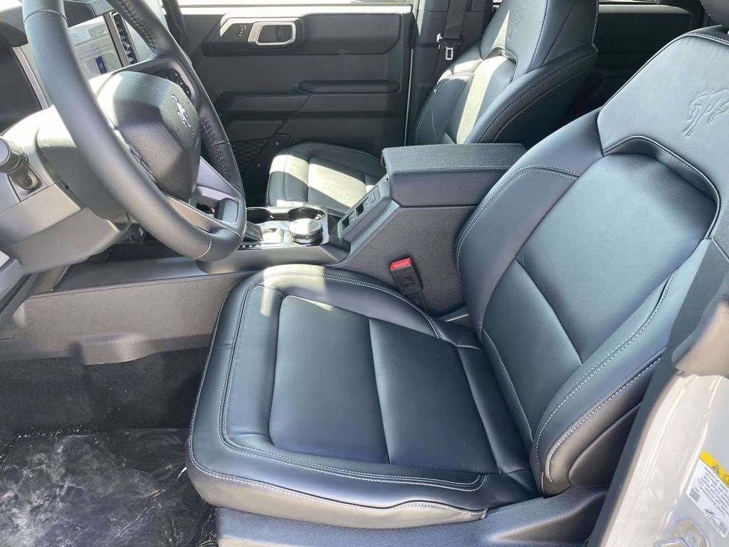 2026 Avalanche Gray Ford Bronco Outer Banks 4X4 SUV