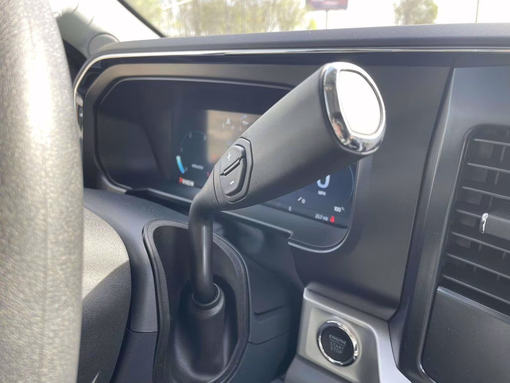 2026 Avalanche Ford Super Duty F-250 SRW XLT 4X4 Truck