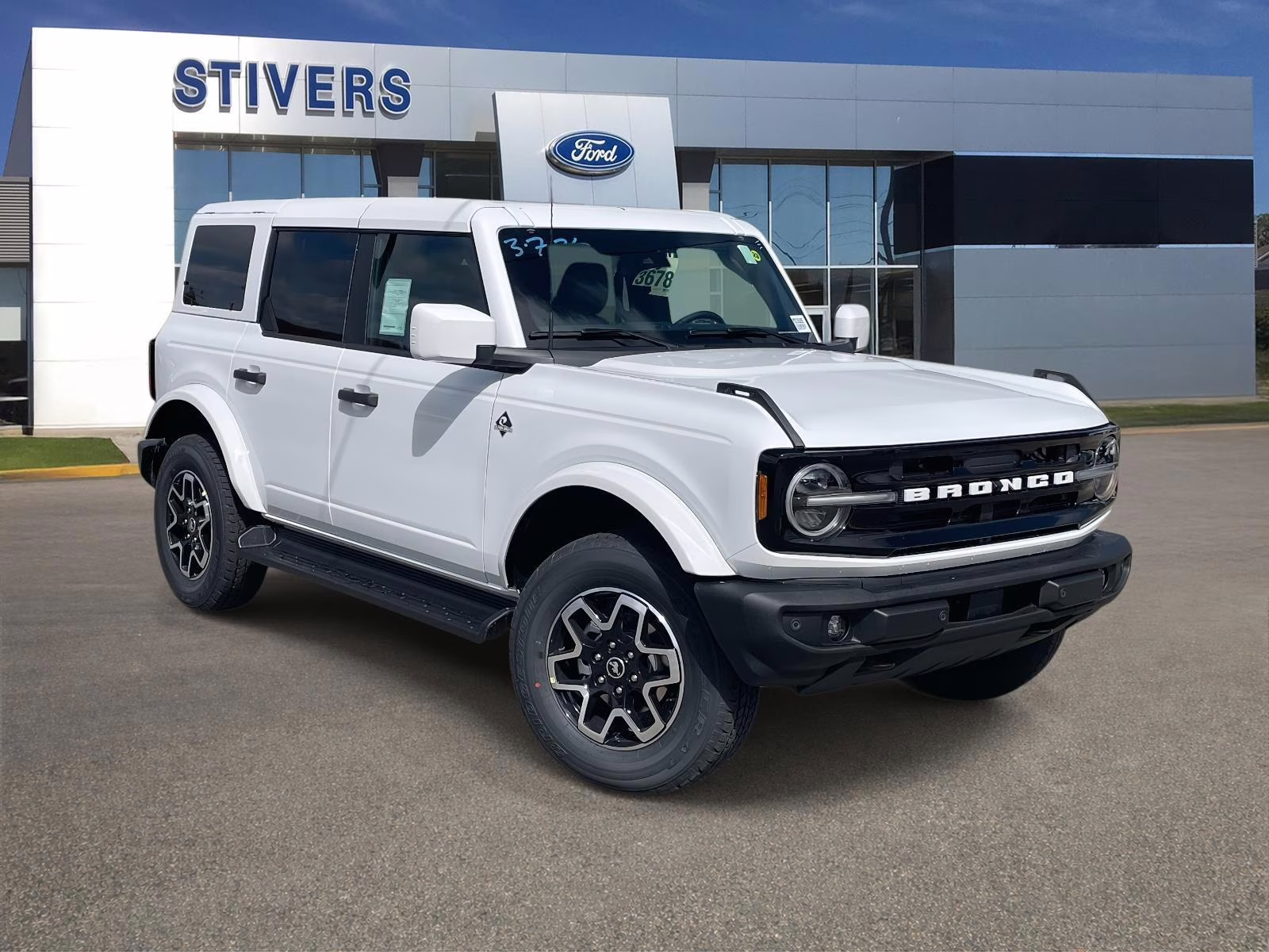 2026 White Ford Bronco Outer Banks 4X4 SUV