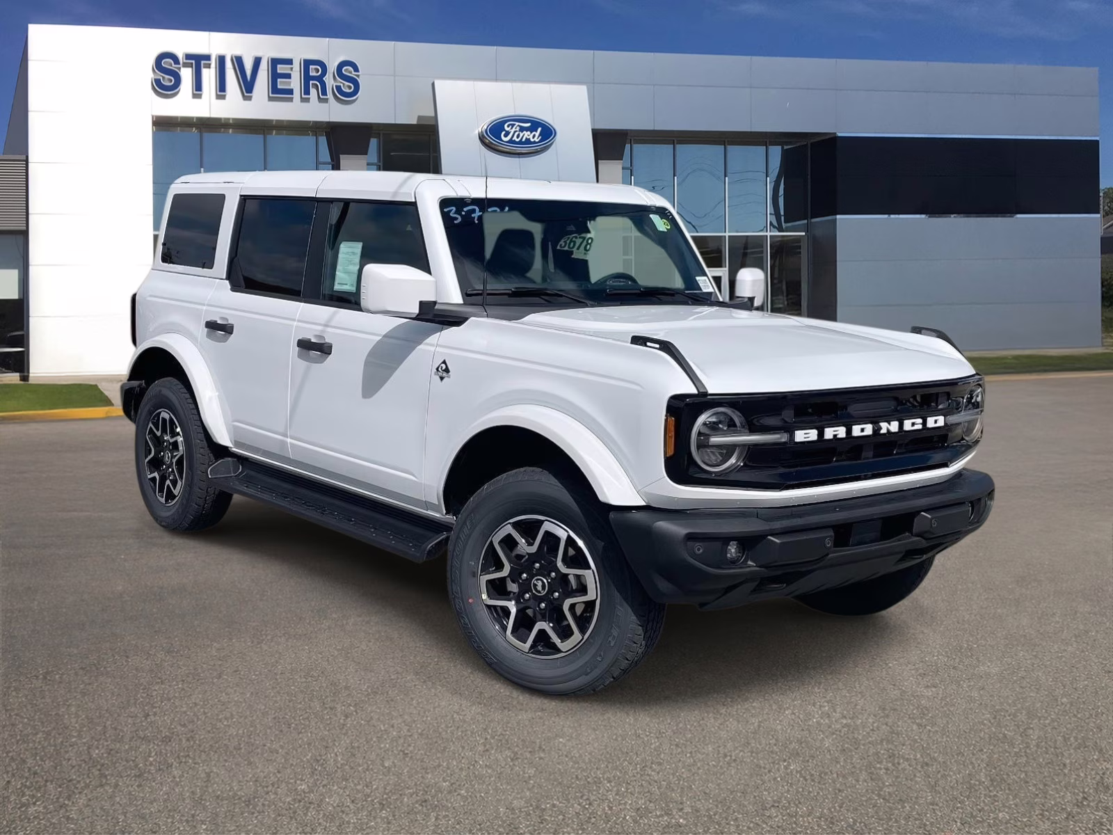 2026 White Ford Bronco Outer Banks 4X4 SUV