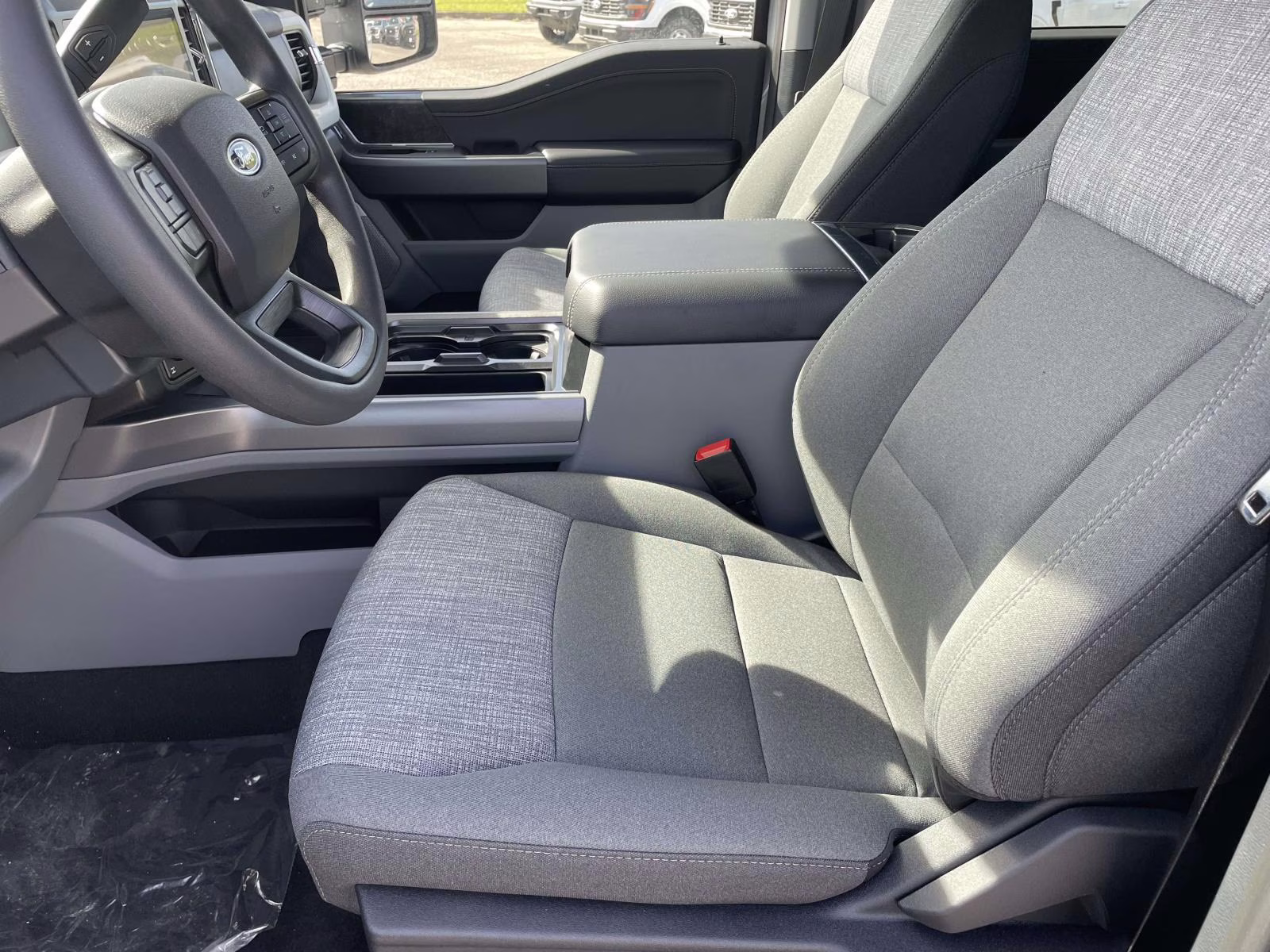 2026 Avalanche Ford Super Duty F-250 SRW XLT 4X4 Truck