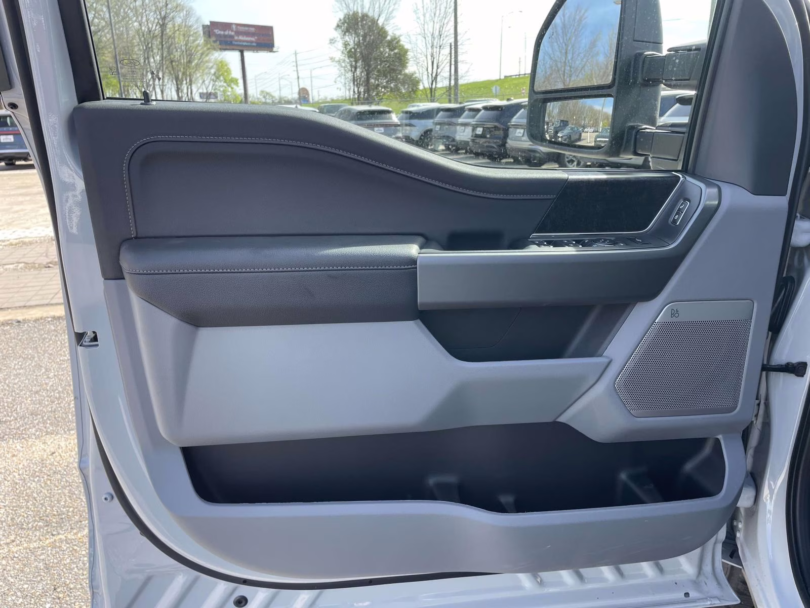 2026 Avalanche Ford Super Duty F-250 SRW XLT 4X4 Truck