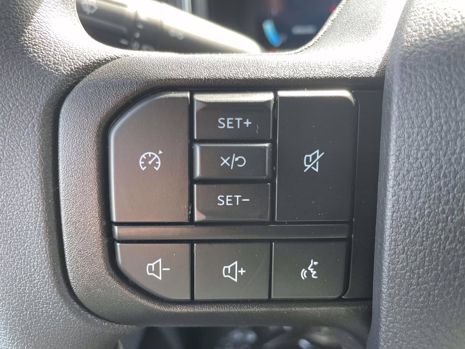 2026 Avalanche Ford Super Duty F-250 SRW XLT 4X4 Truck