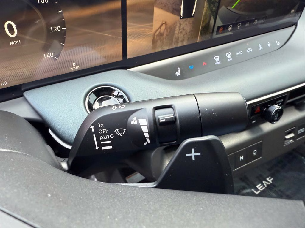 2026 Everest White Pearl/Black Nissan LEAF PLATINUM+ FWD SUV