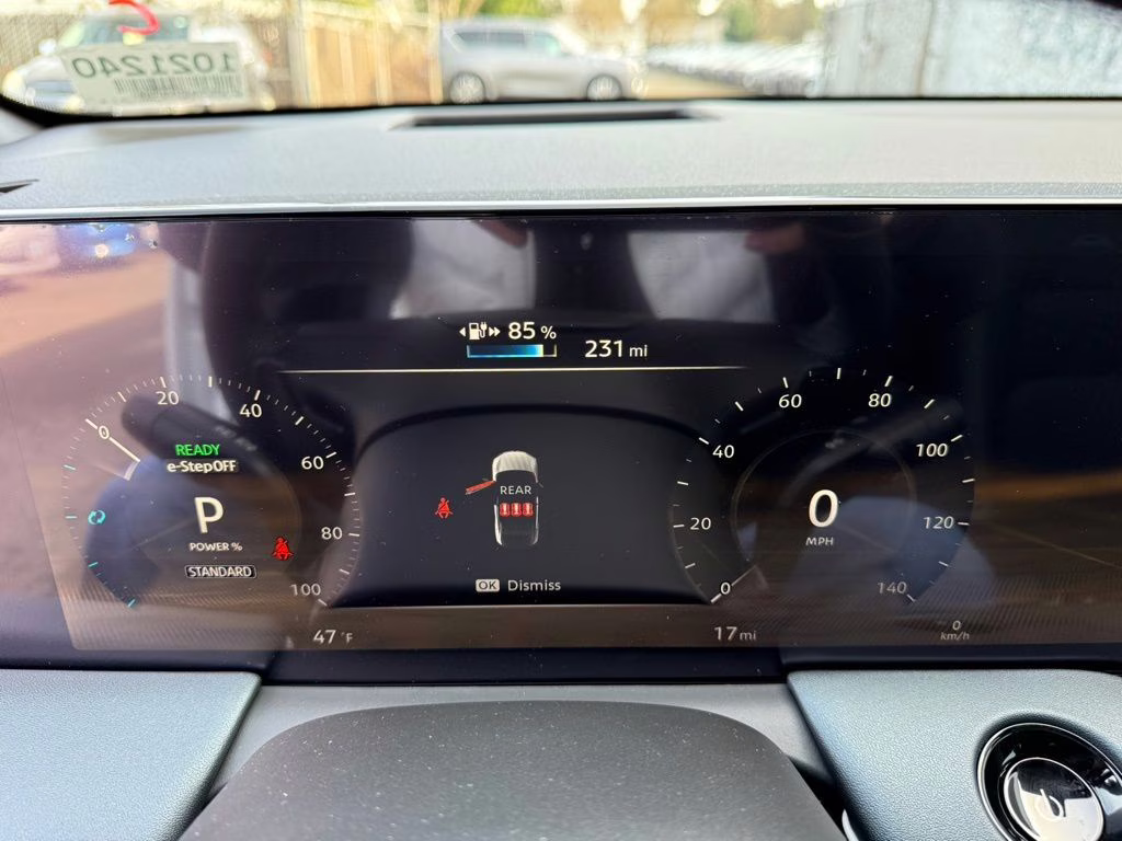 2026 Everest White Pearl/Black Nissan LEAF PLATINUM+ FWD SUV