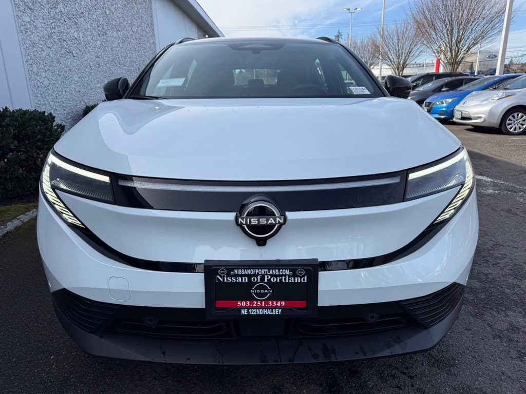 2026 Everest White Pearl/Black Nissan LEAF PLATINUM+ FWD SUV