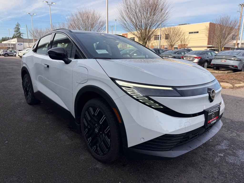 2026 Everest White Pearl/Black Nissan LEAF PLATINUM+ FWD SUV