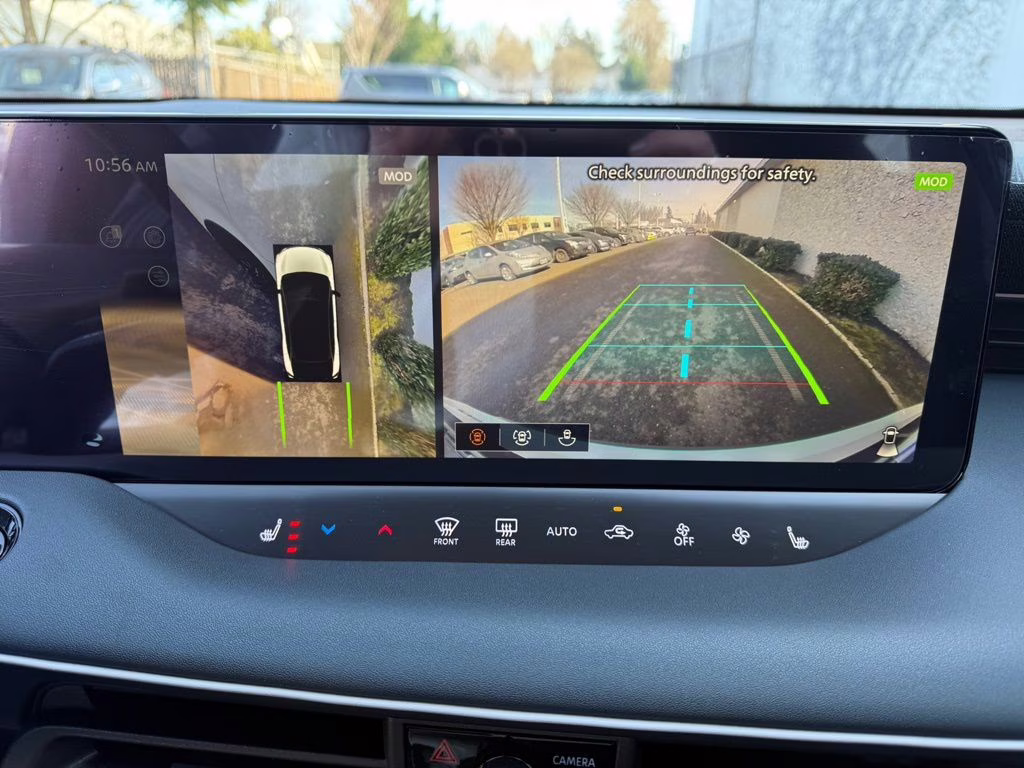 2026 Everest White Pearl/Black Nissan LEAF PLATINUM+ FWD SUV