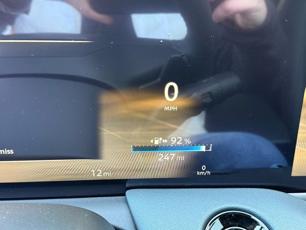 2026 Everest White Pearl/Black Nissan LEAF PLATINUM+ FWD SUV