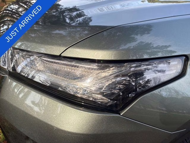 2022 Silver Sage Chevrolet Traverse LT AWD SUV