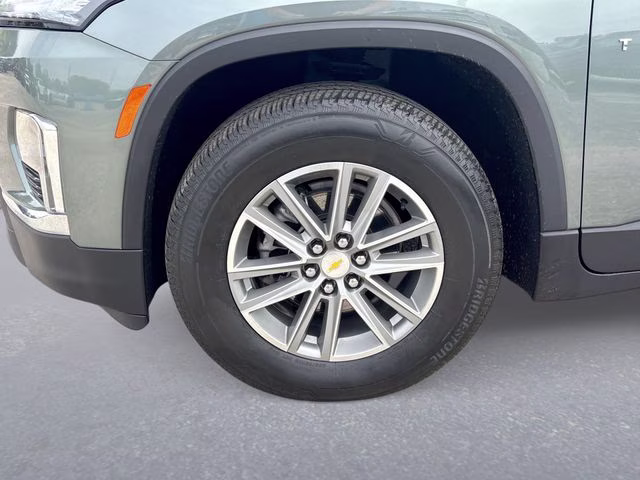 2022 Silver Sage Chevrolet Traverse LT AWD SUV