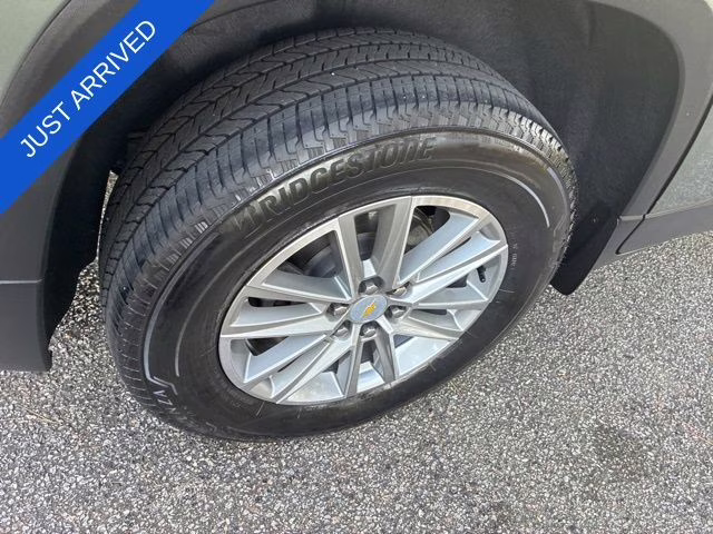 2022 Silver Sage Chevrolet Traverse LT AWD SUV