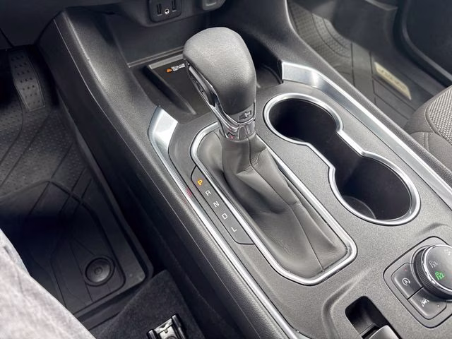 2022 Silver Sage Chevrolet Traverse LT AWD SUV