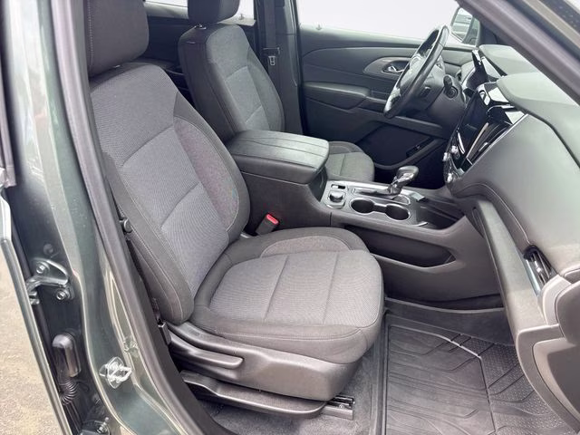 2022 Silver Sage Chevrolet Traverse LT AWD SUV