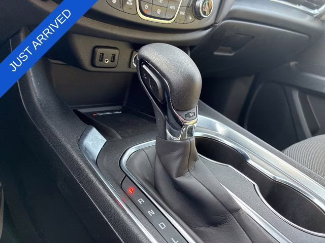 2022 Silver Sage Chevrolet Traverse LT AWD SUV