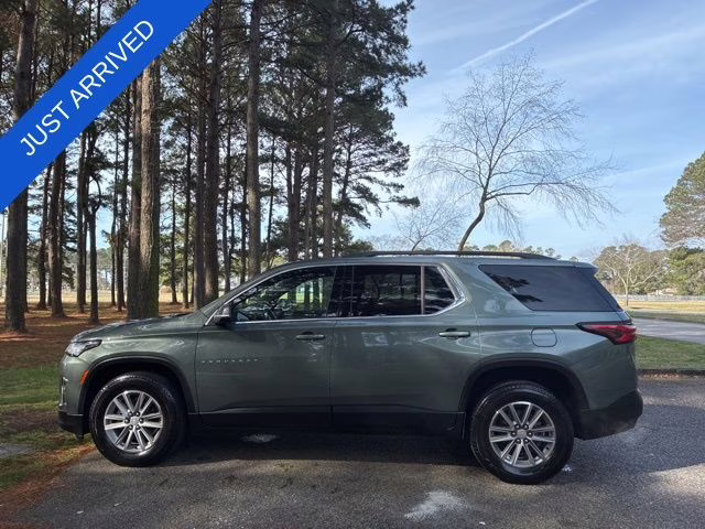 2022 Silver Sage Chevrolet Traverse LT AWD SUV