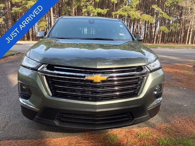 2022 Silver Sage Chevrolet Traverse LT AWD SUV