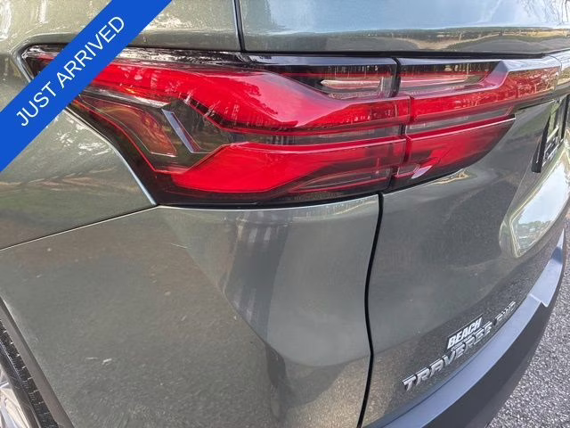 2022 Silver Sage Chevrolet Traverse LT AWD SUV