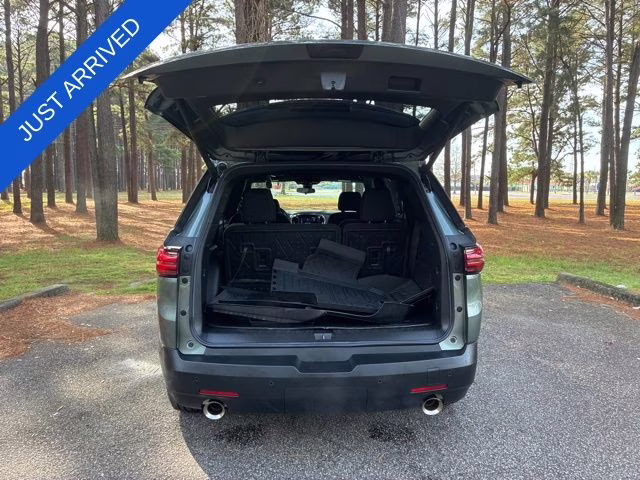 2022 Silver Sage Chevrolet Traverse LT AWD SUV