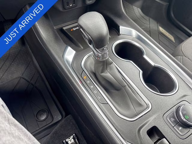 2022 Silver Sage Chevrolet Traverse LT AWD SUV