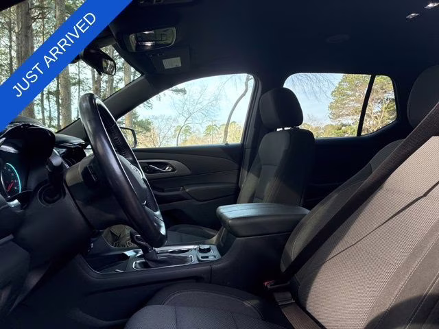 2022 Silver Sage Chevrolet Traverse LT AWD SUV