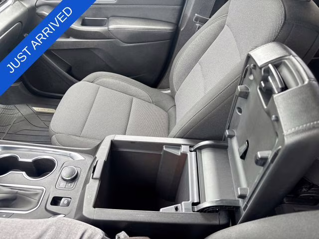 2022 Silver Sage Chevrolet Traverse LT AWD SUV