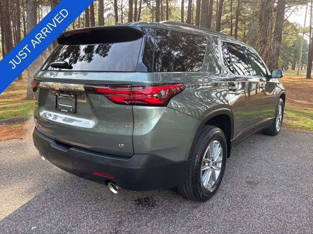2022 Silver Sage Chevrolet Traverse LT AWD SUV