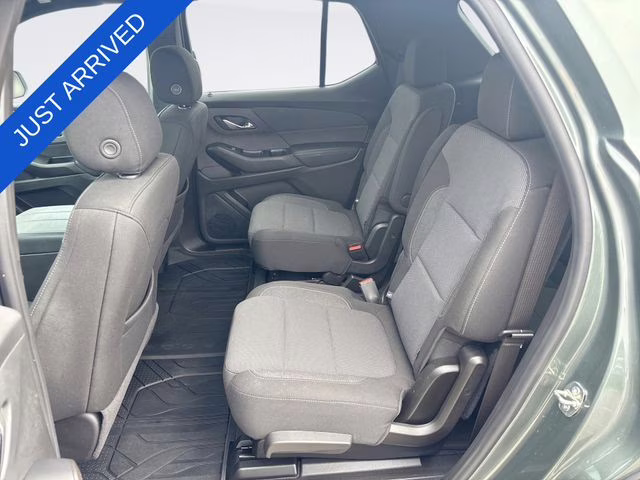 2022 Silver Sage Chevrolet Traverse LT AWD SUV